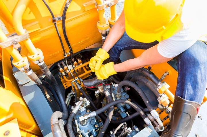 Réparations mécanique des équipements lourds et légers